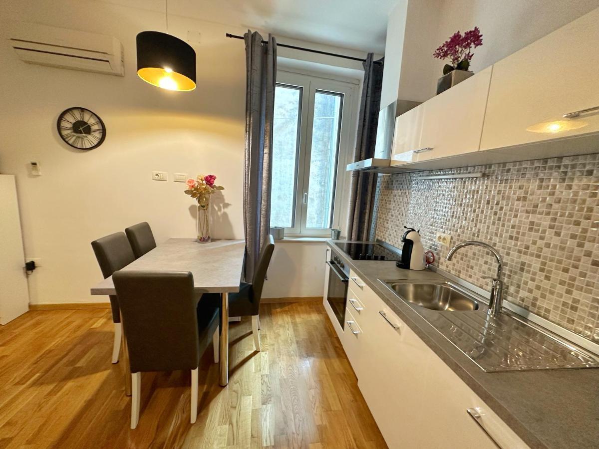 Romeo Apartments Rovigno Extérieur photo